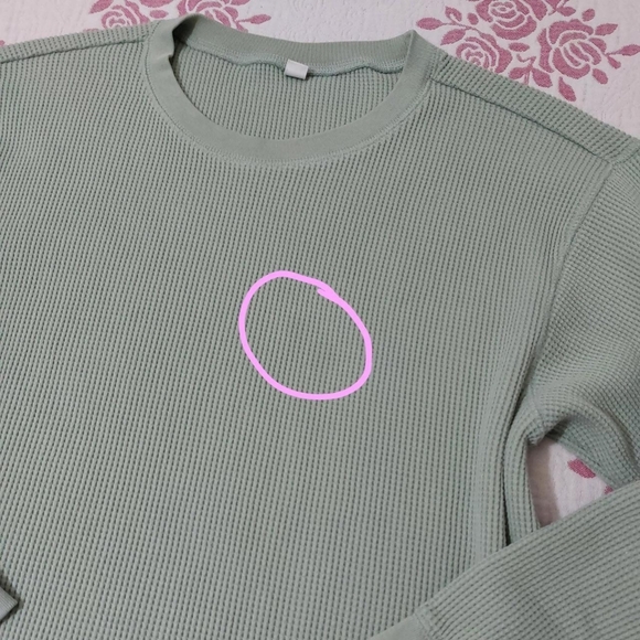 Uniqlo Waffle Crew Neck Long Sleeve Shirt - Picture 2 of 2